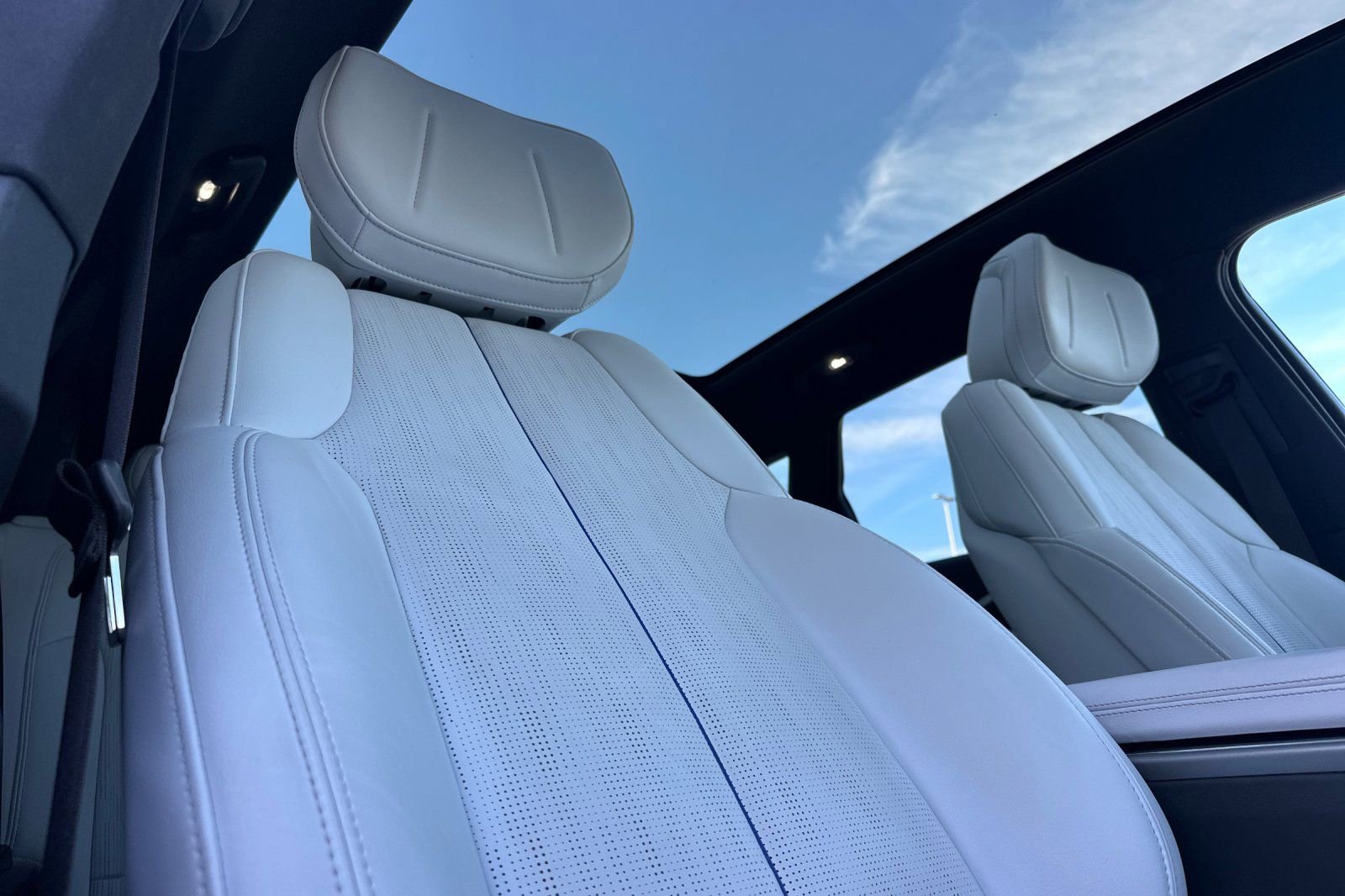 Certified 2024 Cadillac Lyriq Luxury image 20