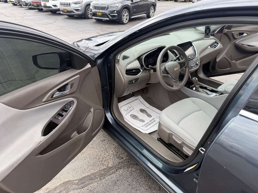 Used 2019 Chevrolet Malibu LS FWD image 10