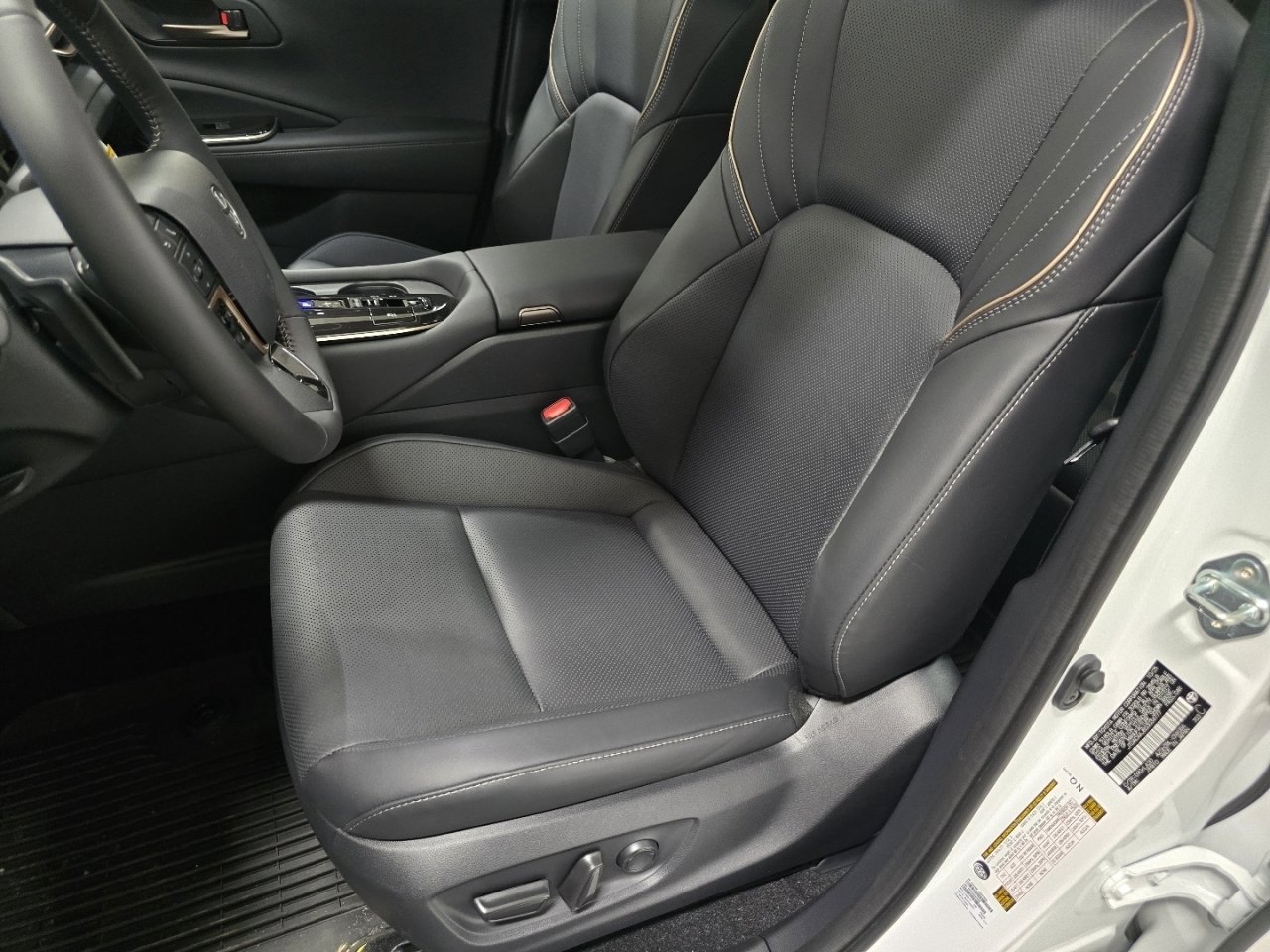 New 2025 Toyota Crown Signia image 25