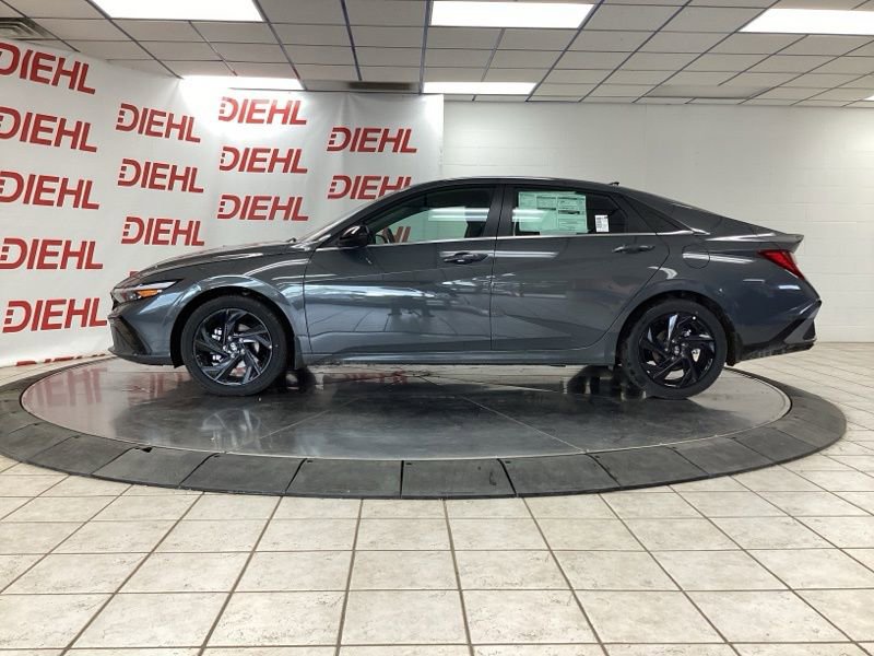 New 2026 Hyundai Elantra SEL Sport Premium FWD image 4