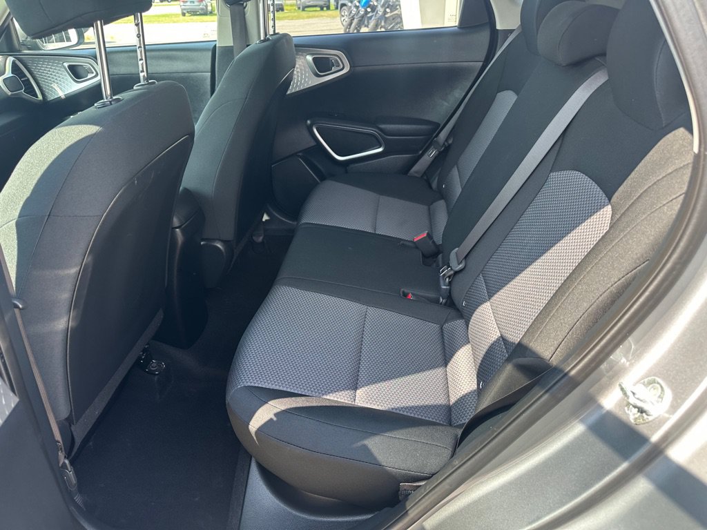 Used 2023 Kia Soul LX w/ LX Technology Package FWD image 20