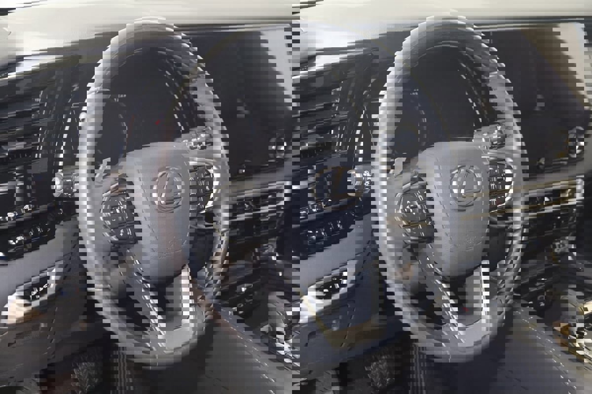 Used 2023 Lexus RX 350 Premium image 6