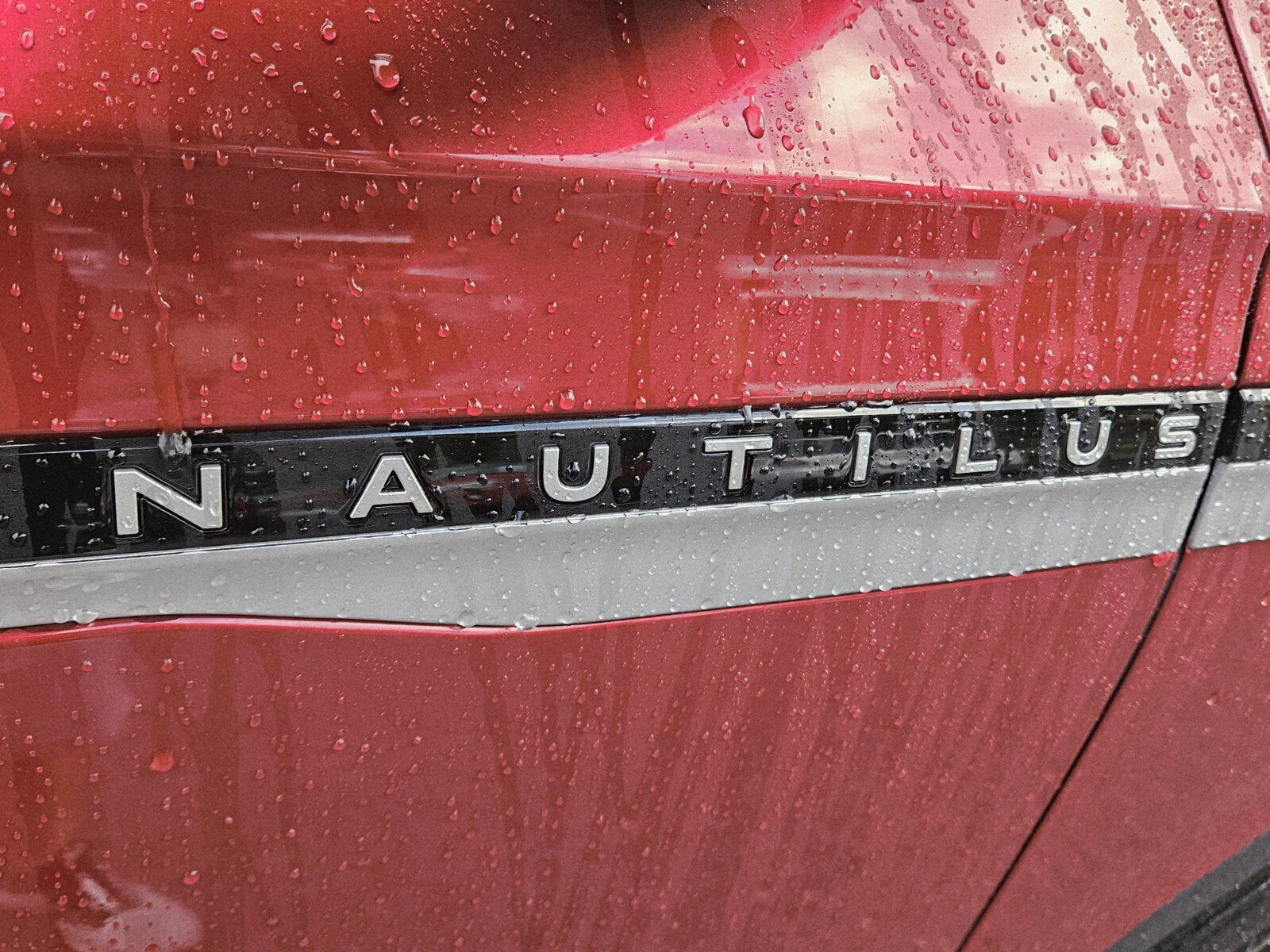 Used 2024 Lincoln Nautilus Premier image 17