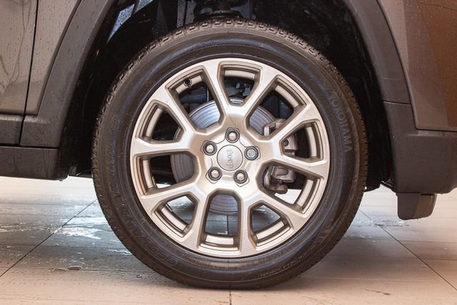 Used 2022 Jeep Compass Latitude image 9