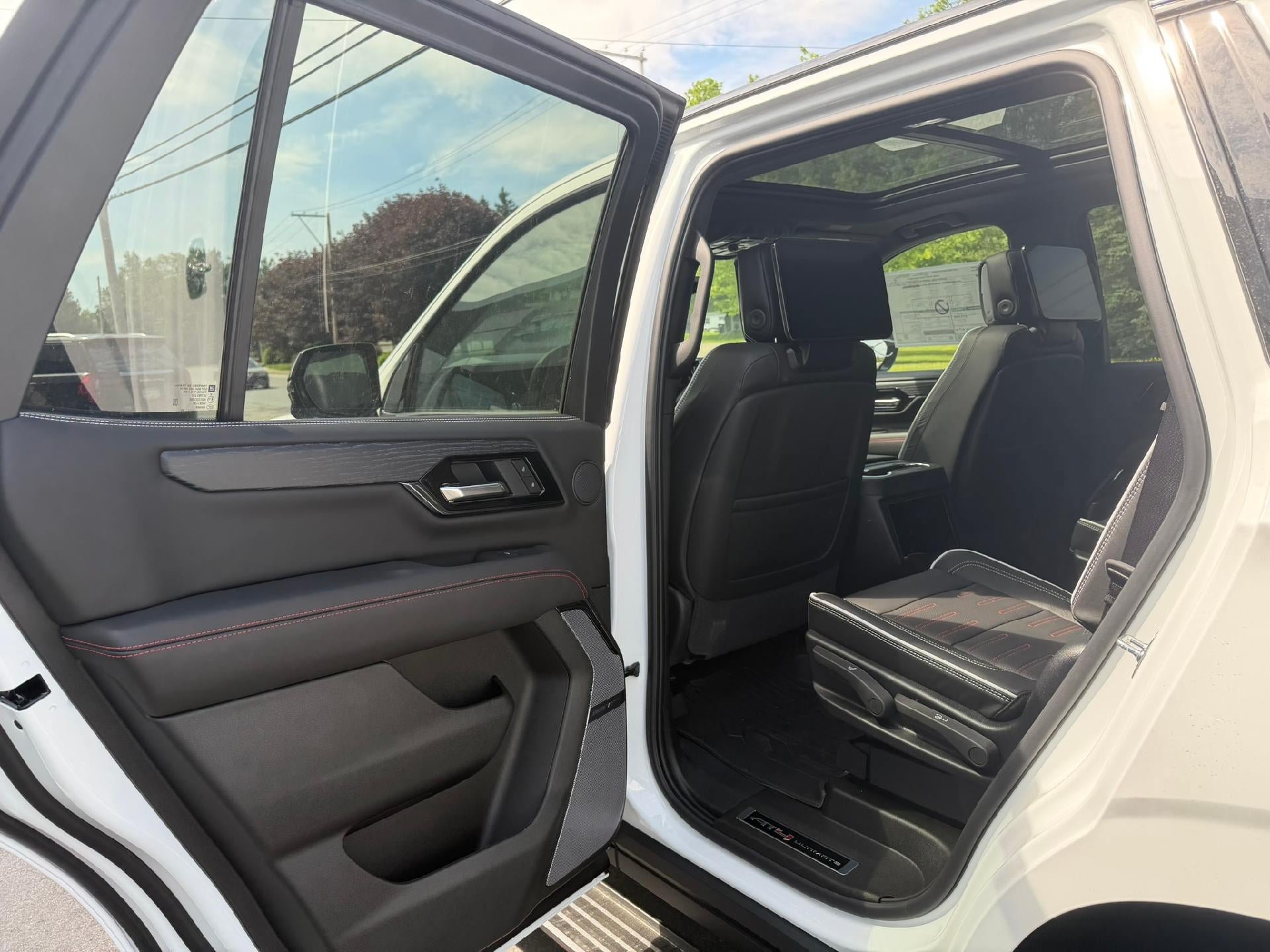 New 2026 GMC Yukon AT4 Ultimate w/ LPO, Floor Liner Package AWD/4WD image 52