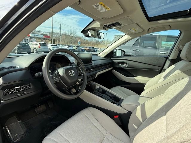 Used 2025 Honda Accord SE image 9