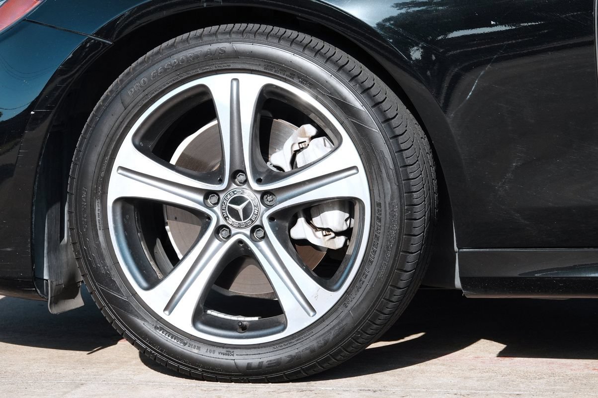 Used 2019 Mercedes-Benz E 300 image 26