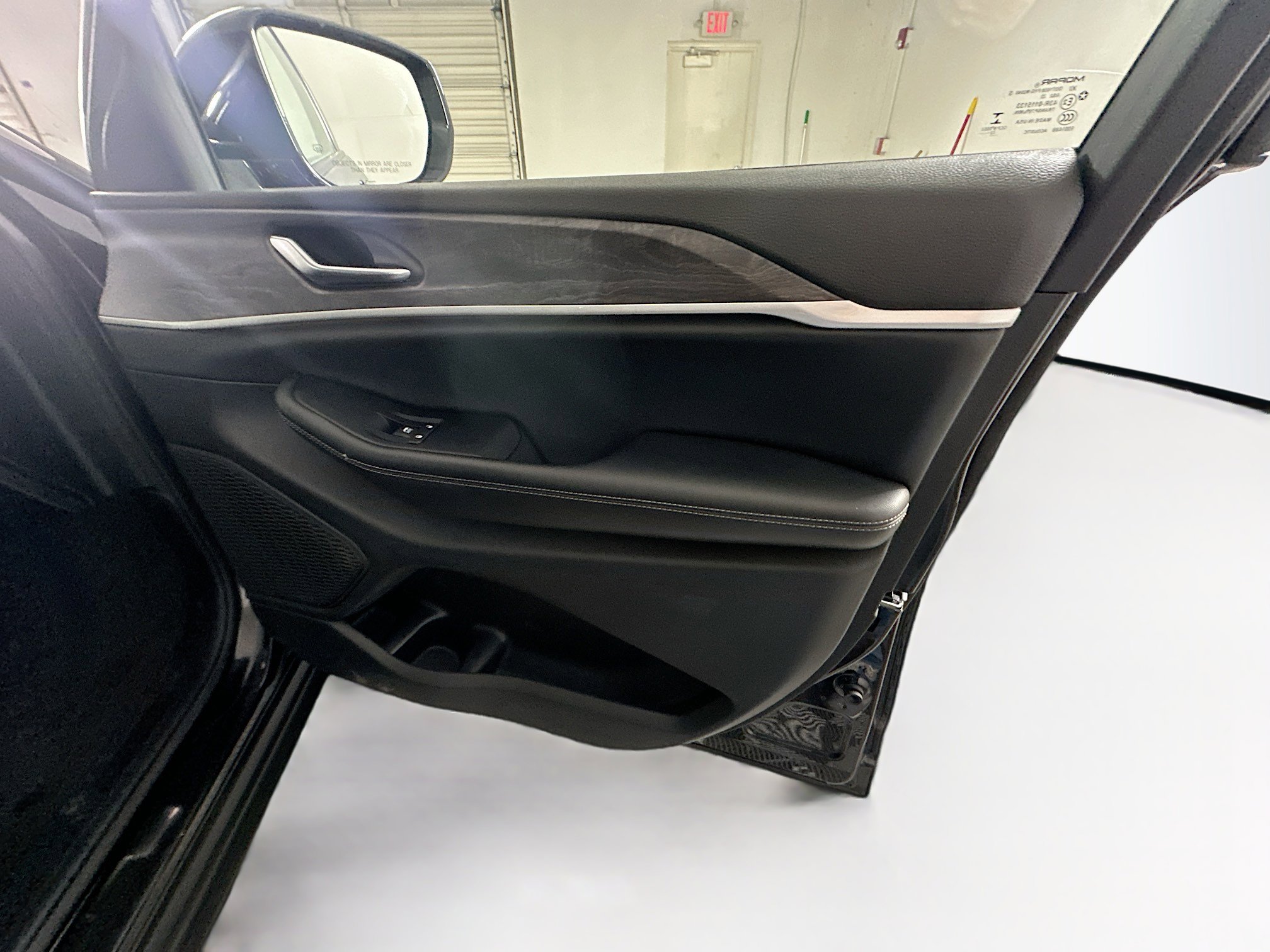 Used 2023 Jeep Grand Cherokee L Limited w/ Trailer Tow Group (B) image 34