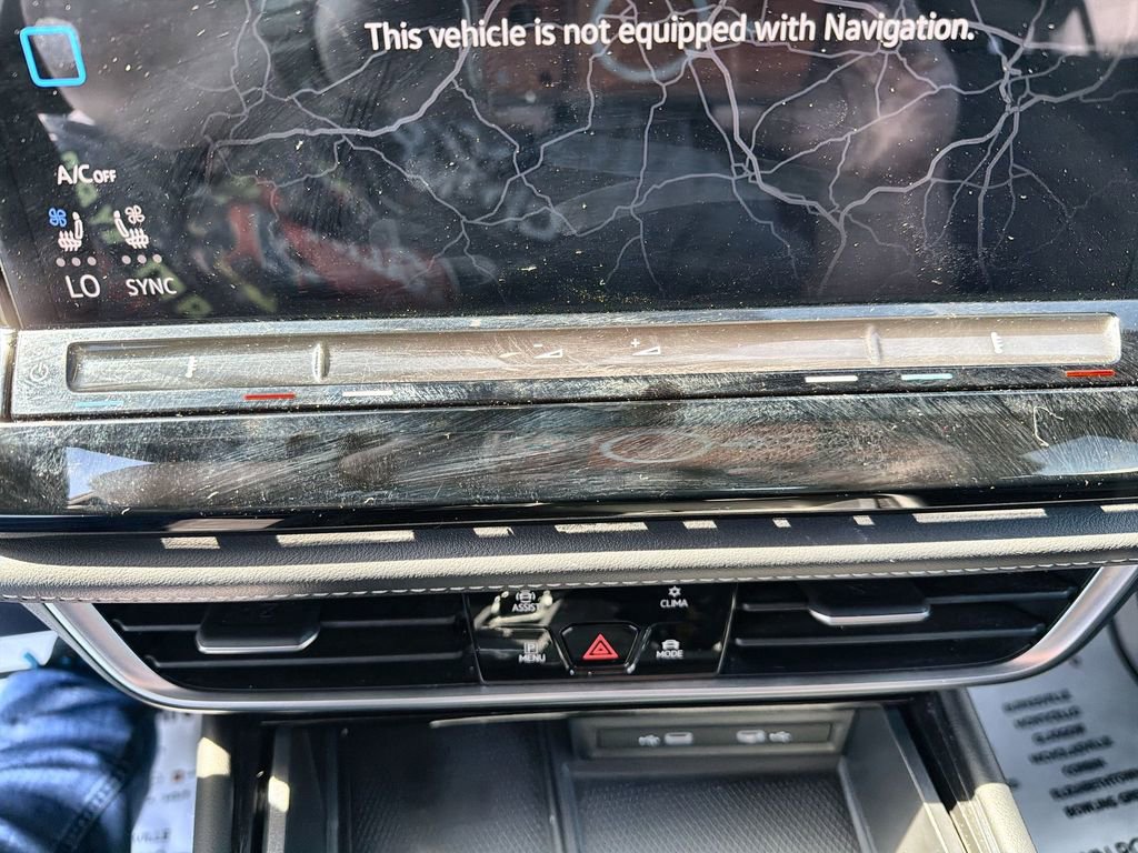 Used 2024 Volkswagen Atlas Cross Sport SE image 25