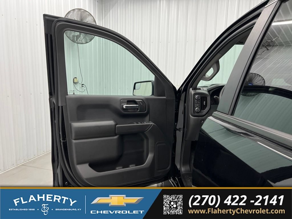New 2026 Chevrolet Silverado 1500 Custom Trail Boss w/ LPO, Dark Essentials Package AWD/4WD image 8