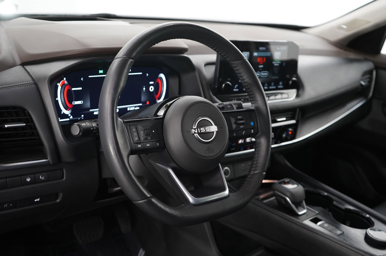 Used 2022 Nissan Rogue Platinum image 21