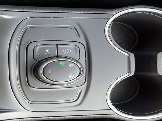 Used 2024 GMC Terrain SLE image 16