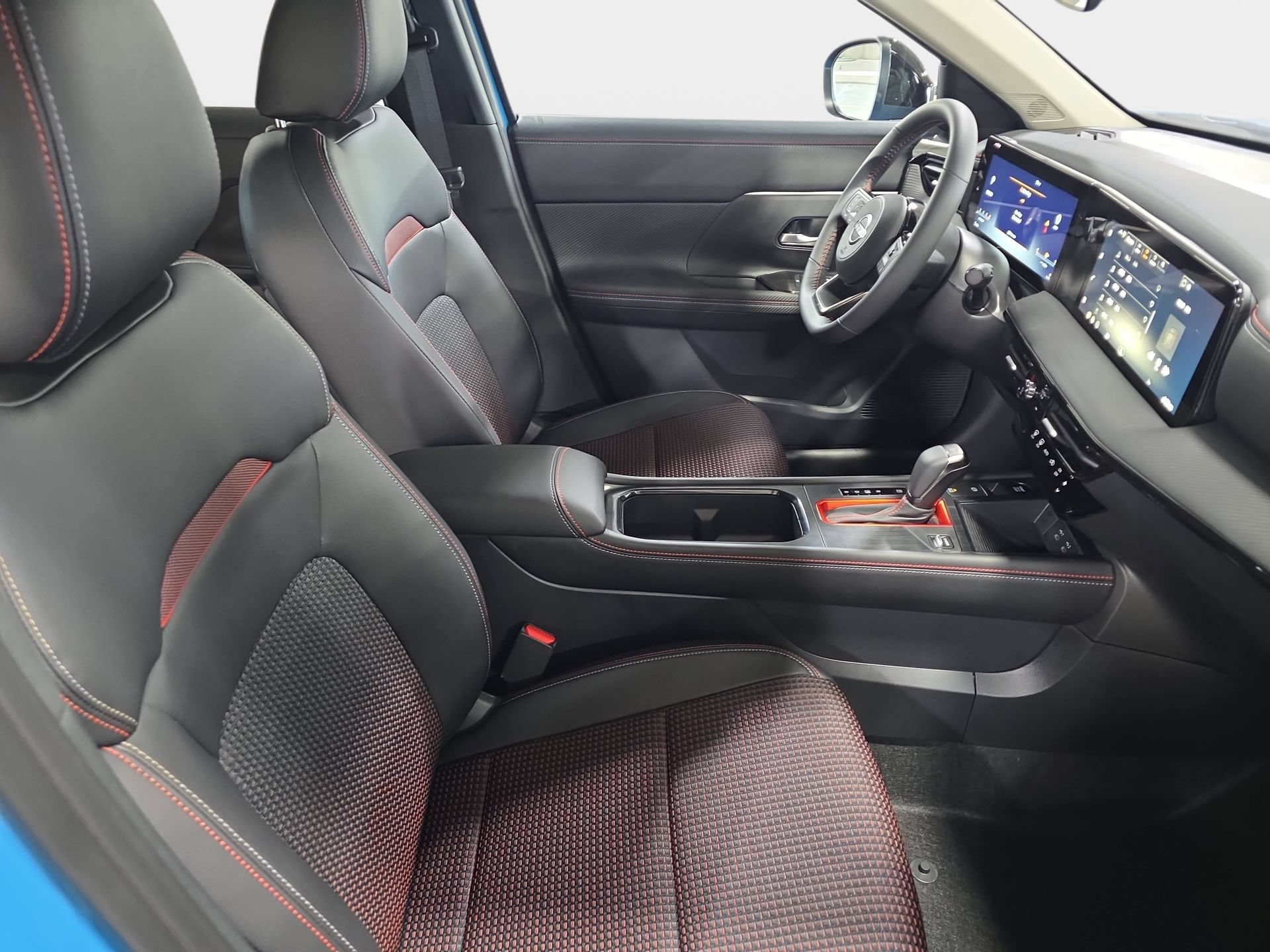 New 2026 Nissan Kicks SR FWD image 10