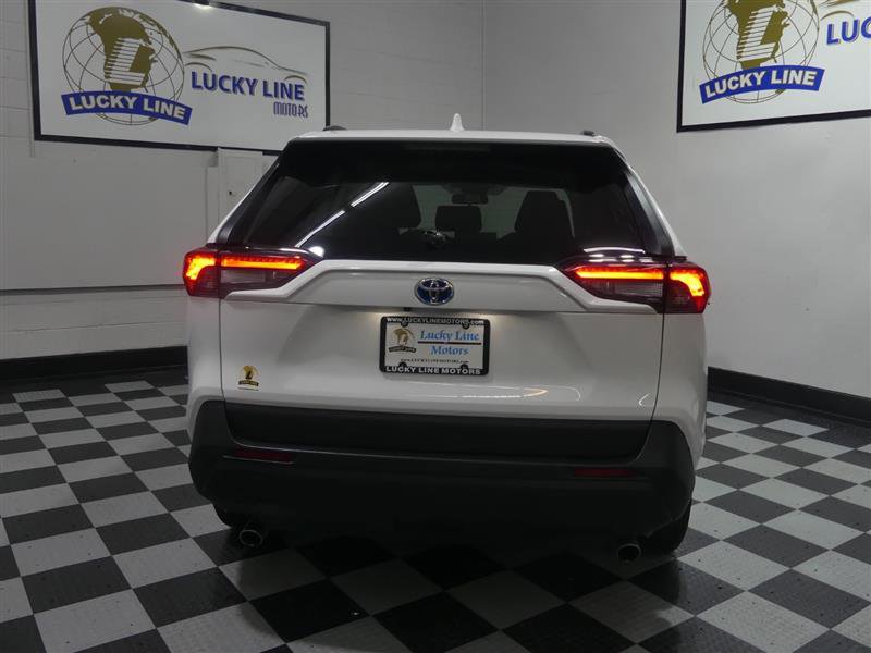 Used 2021 Toyota RAV4 LE image 8