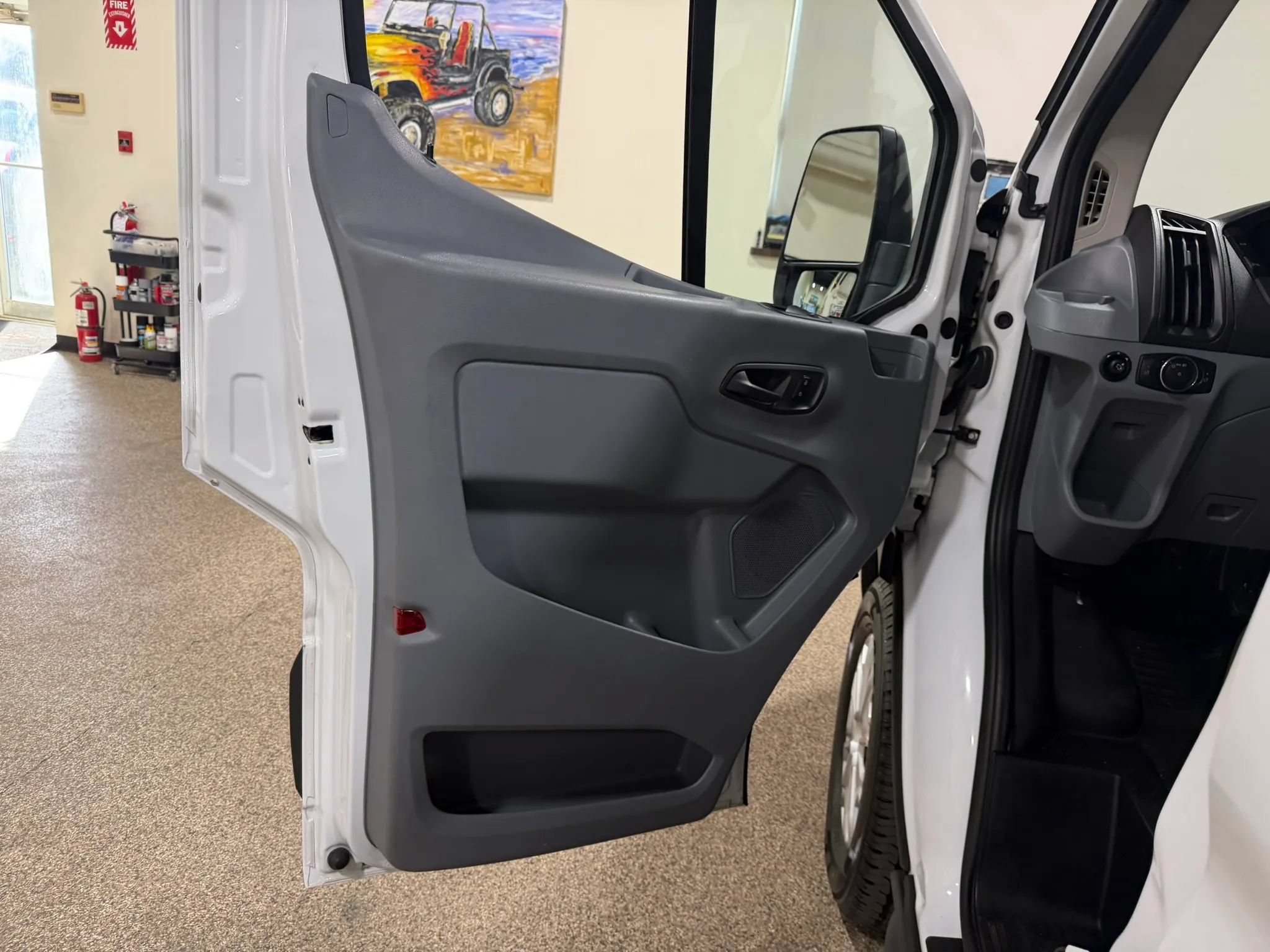Used 2018 Ford Transit 150 XL RWD image 20