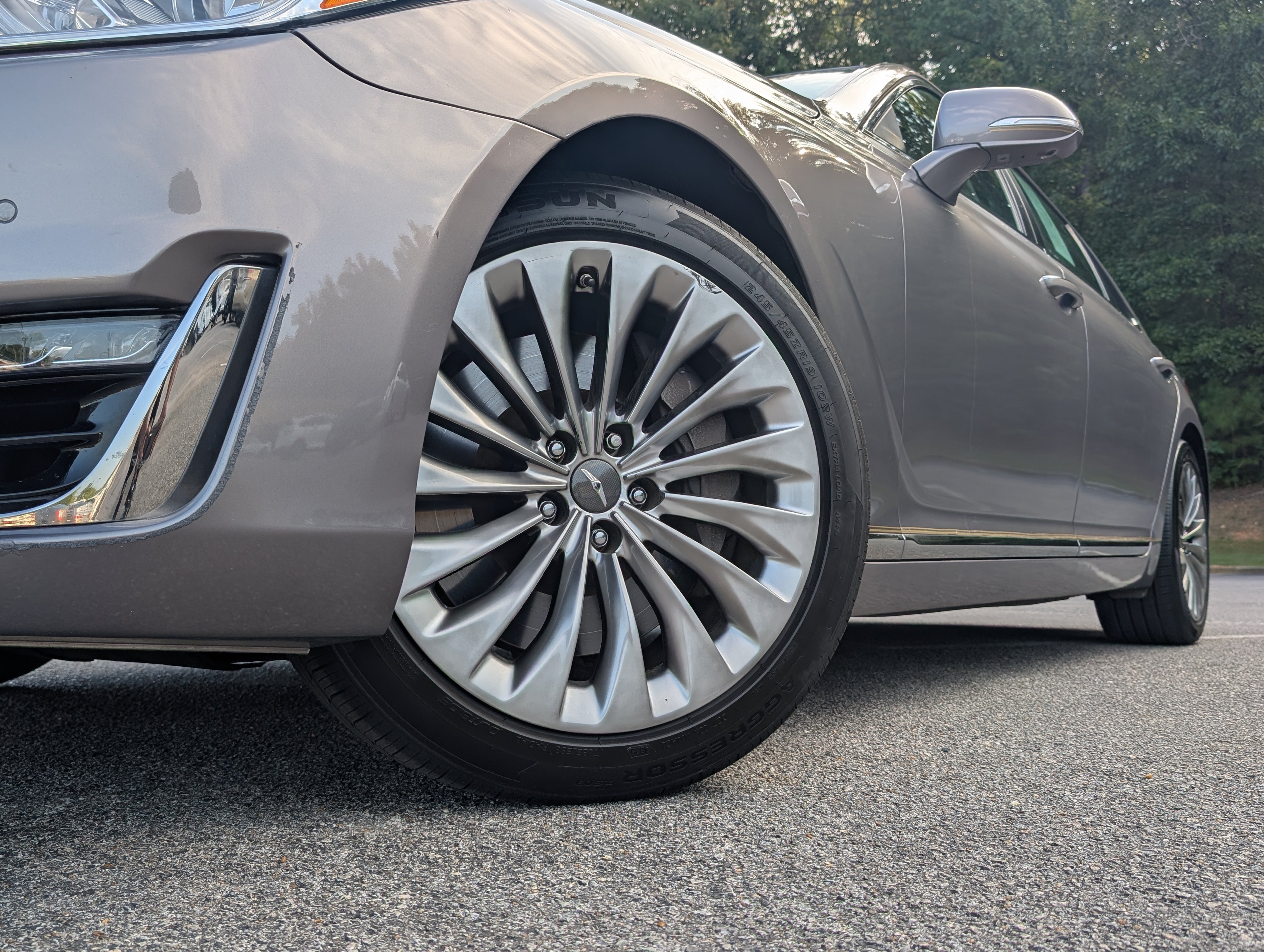 Used 2018 Genesis G90 3.3T Premium RWD image 37