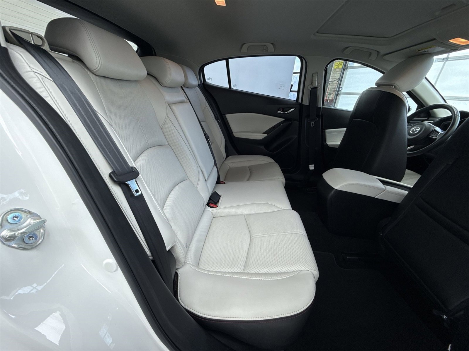 Used 2018 MAZDA MAZDA3 Grand Touring image 45