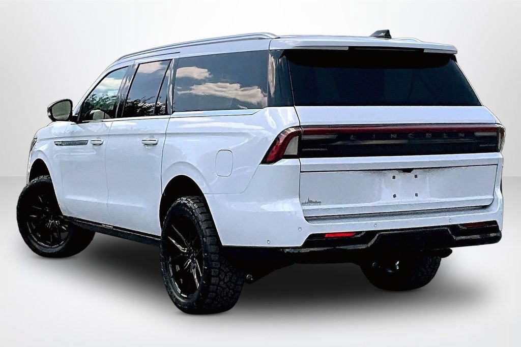 Used 2025 Lincoln Navigator L Reserve AWD/4WD image 5
