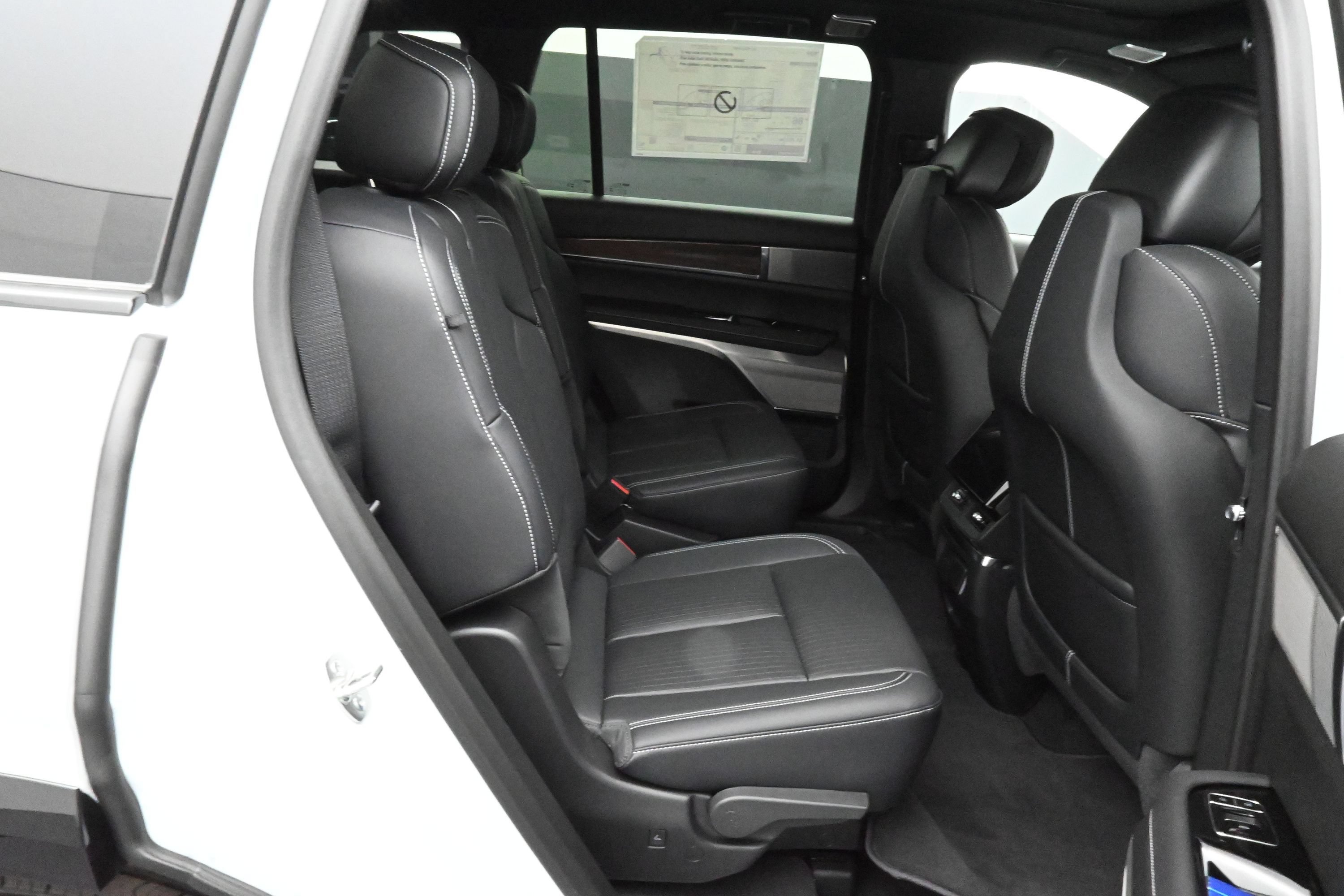 New 2027 Cadillac Vistiq Sport AWD/4WD image 12