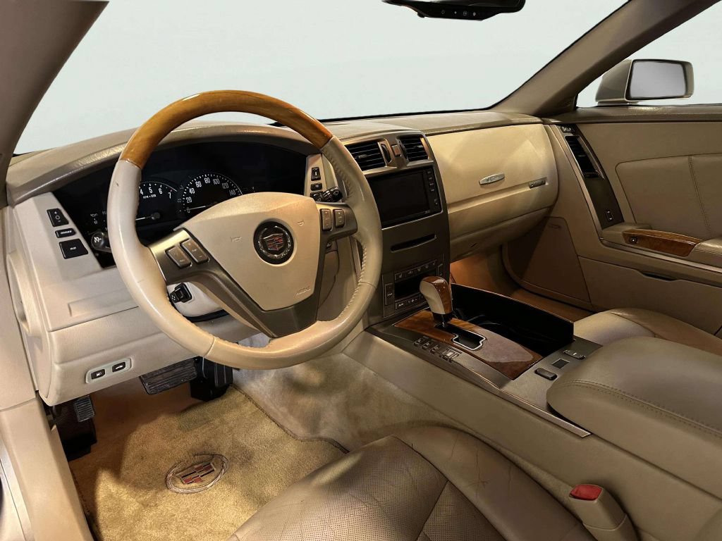 Used 2004 Cadillac XLR RWD image 17