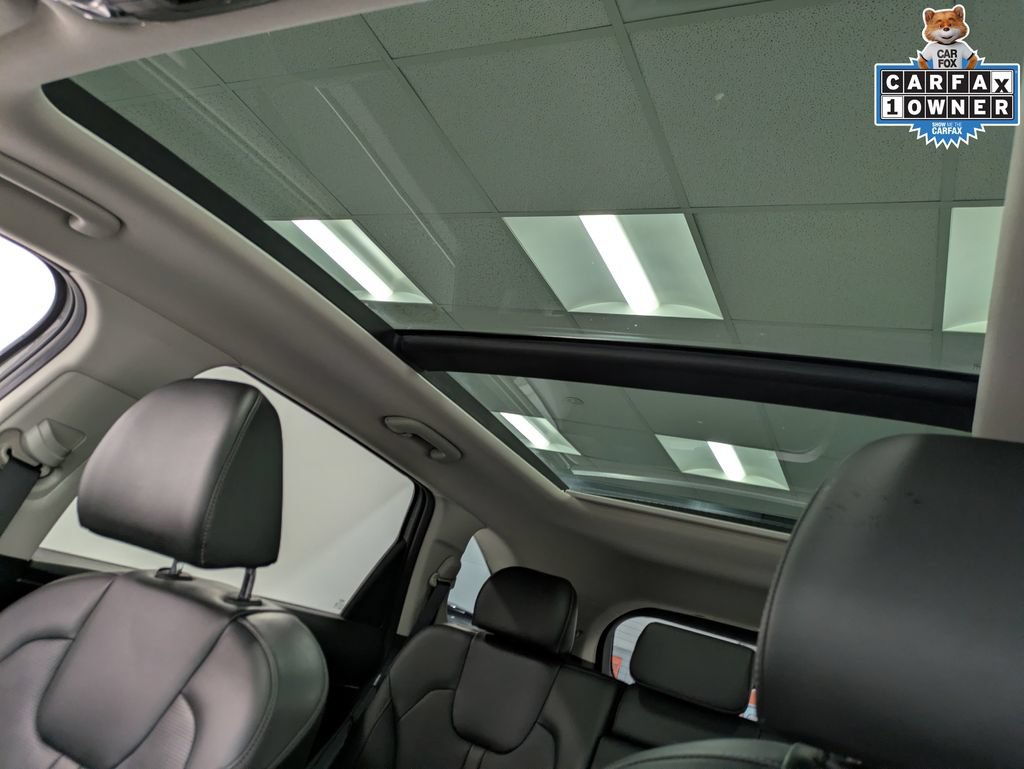 Certified 2024 Kia Sorento S w/ Panoramic Sunroof Package AWD/4WD image 22