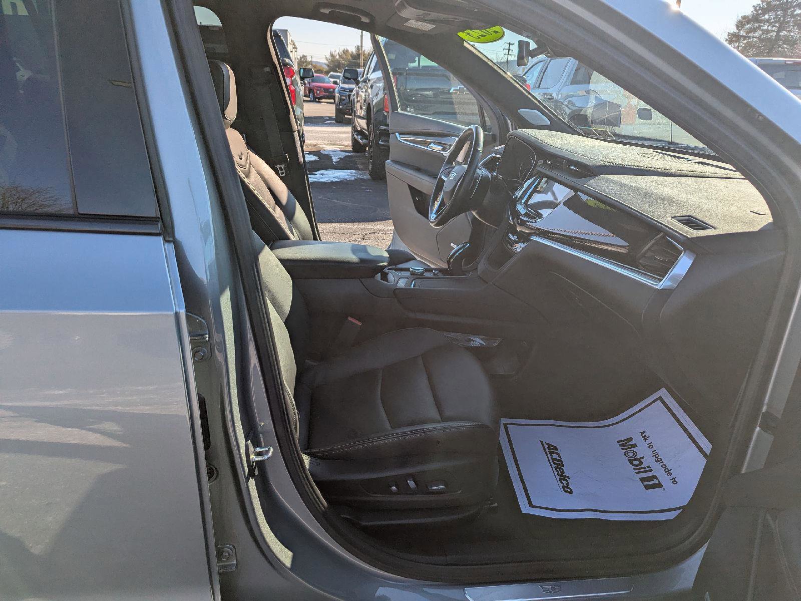 Used 2023 Cadillac XT6 Sport image 28