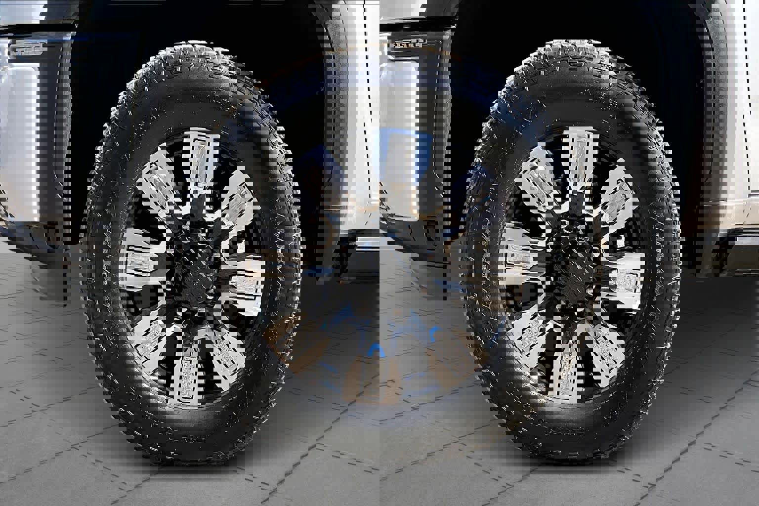 Used 2025 GMC Sierra 2500 Denali w/ Denali Reserve Package image 11