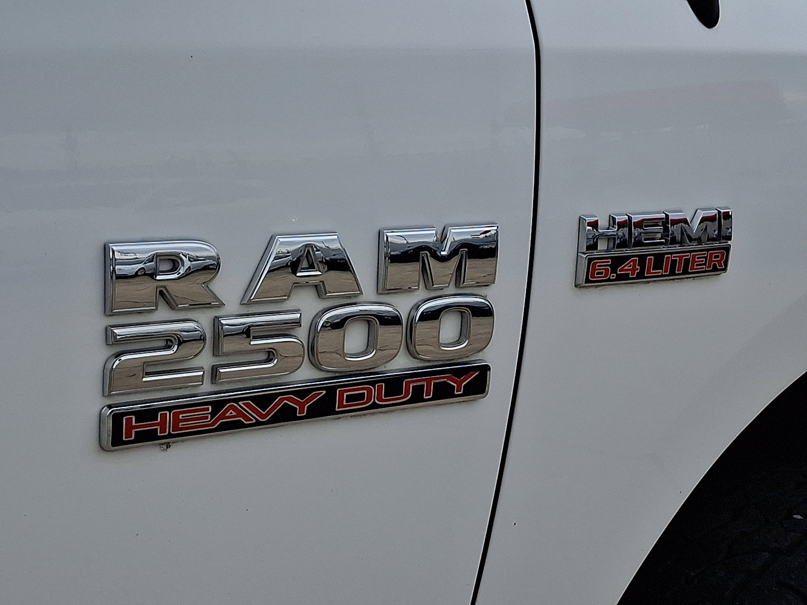 Used 2018 RAM 2500 Tradesman w/ Chrome Appearance Group image 31