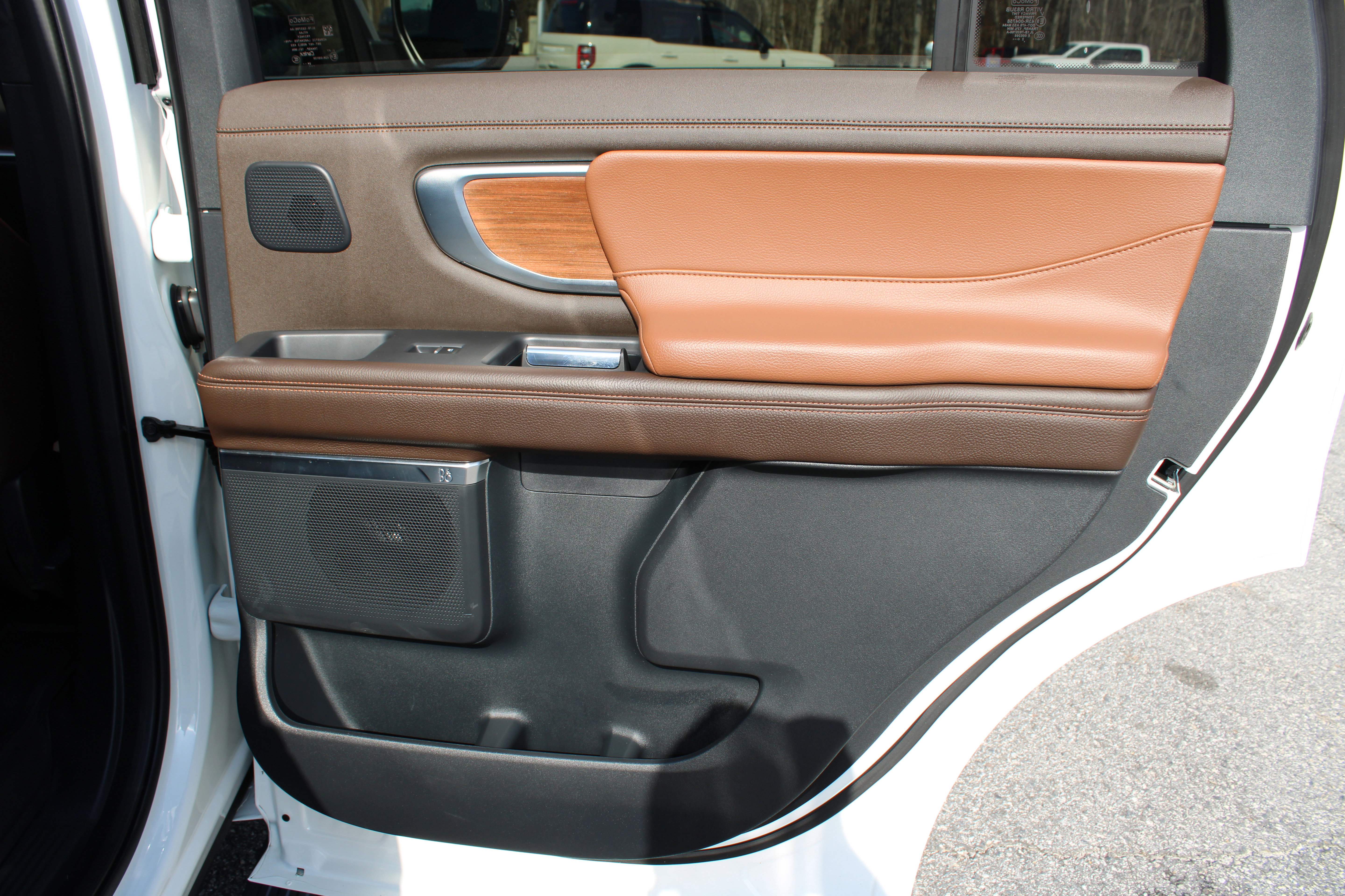 Used 2025 Ford Expedition King Ranch image 14