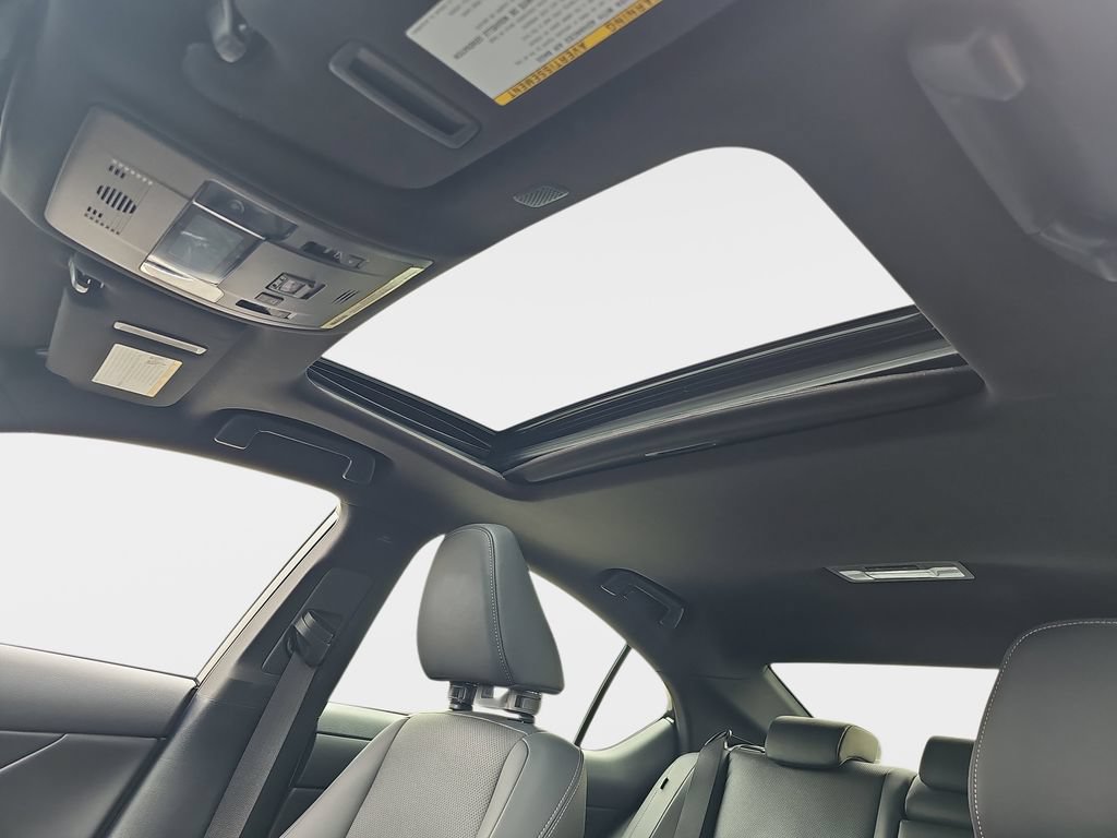 Certified 2025 Lexus IS 300 F Sport AWD/4WD image 31