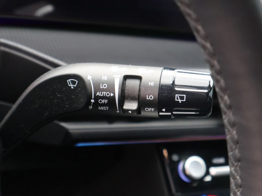 Used 2025 Hyundai Santa Fe Calligraphy FWD image 32