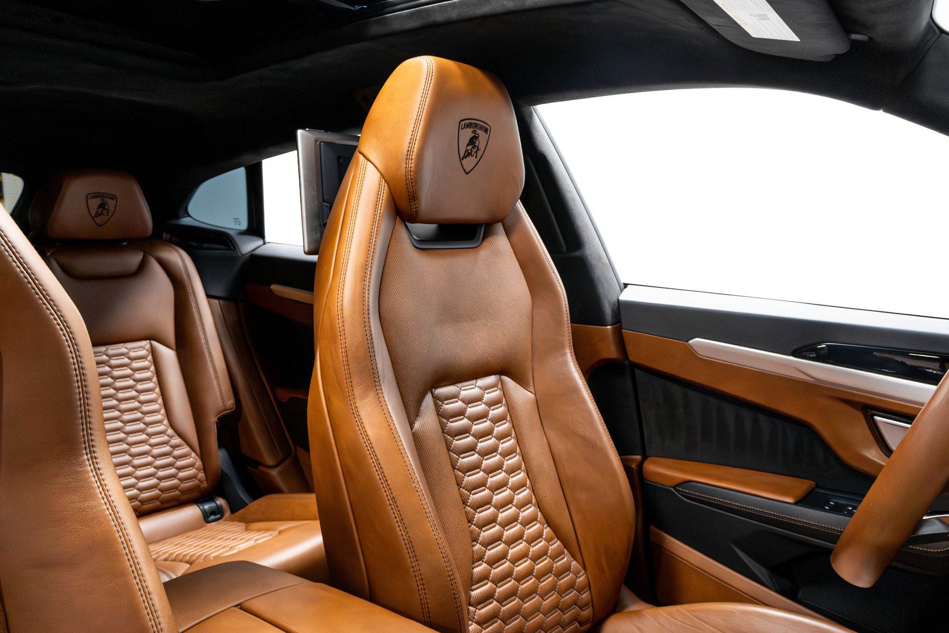 Used 2019 Lamborghini Urus image 21