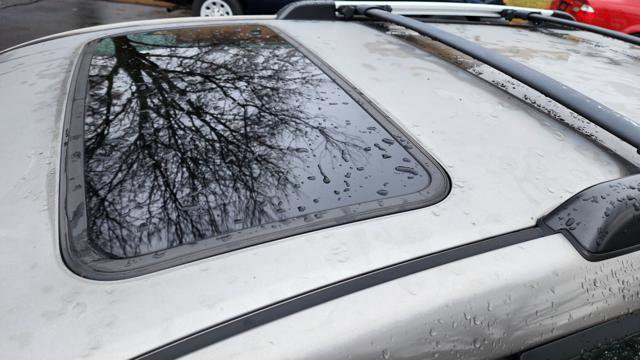 Used 2004 Pontiac Vibe w/ Moon And Tunes Value Package image 14