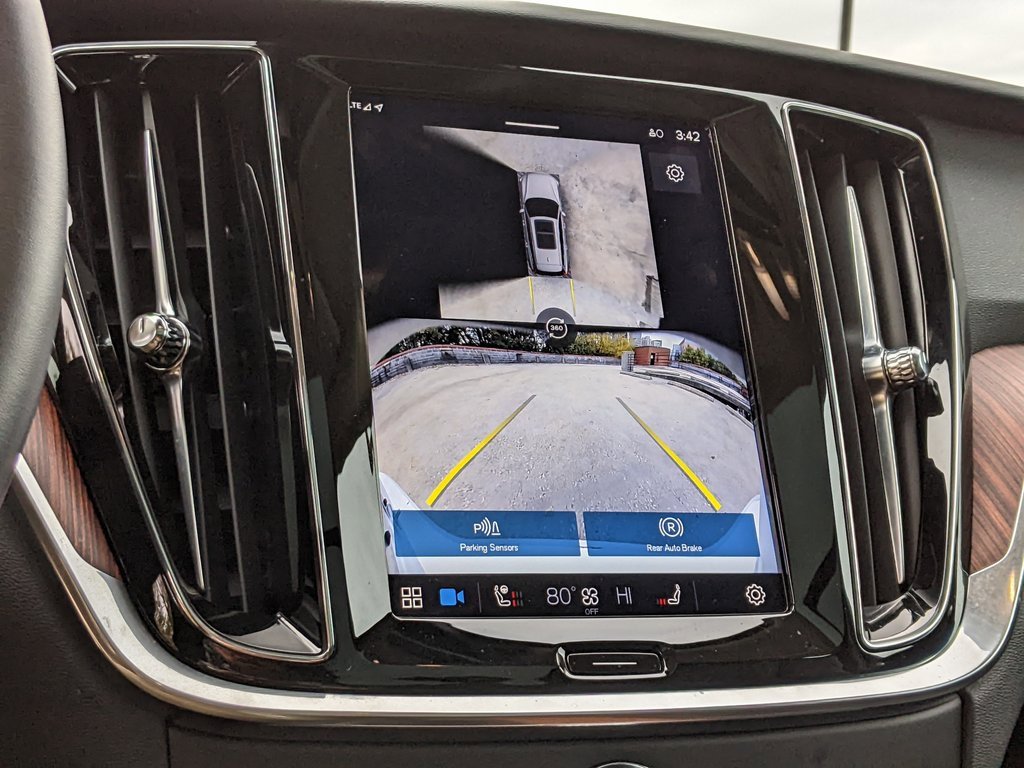 Certified 2025 Volvo V60 B5 Cross Country Plus image 18