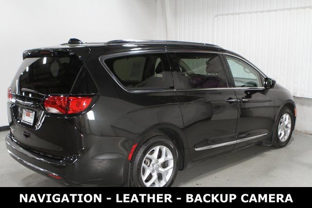 Used 2020 Chrysler Pacifica Touring-L Plus w/ Tire & Wheel Group image 35