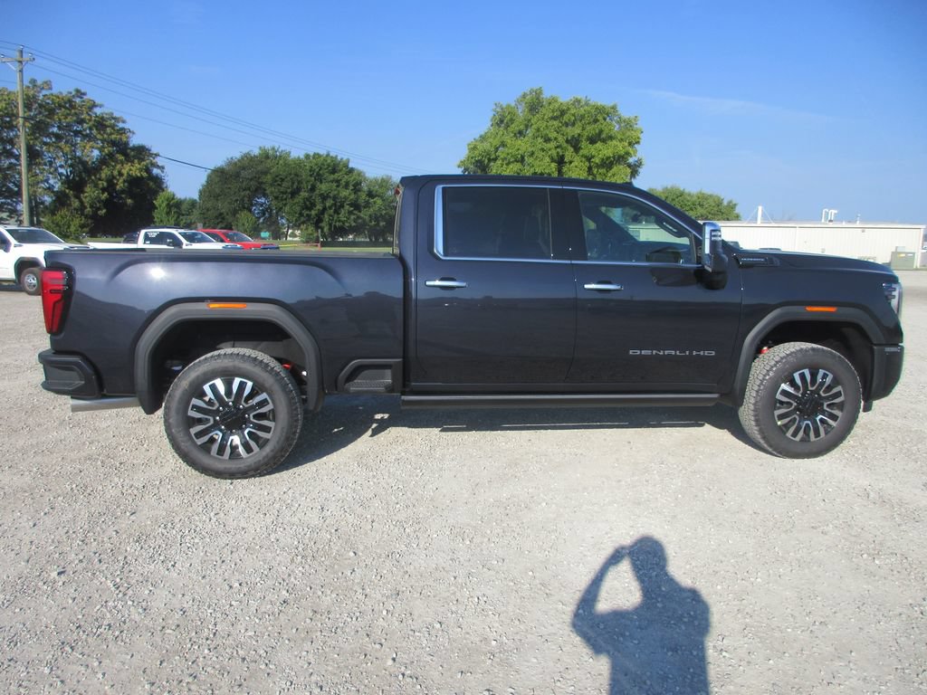 New 2026 GMC Sierra 2500 Denali Ultimate AWD/4WD image 3