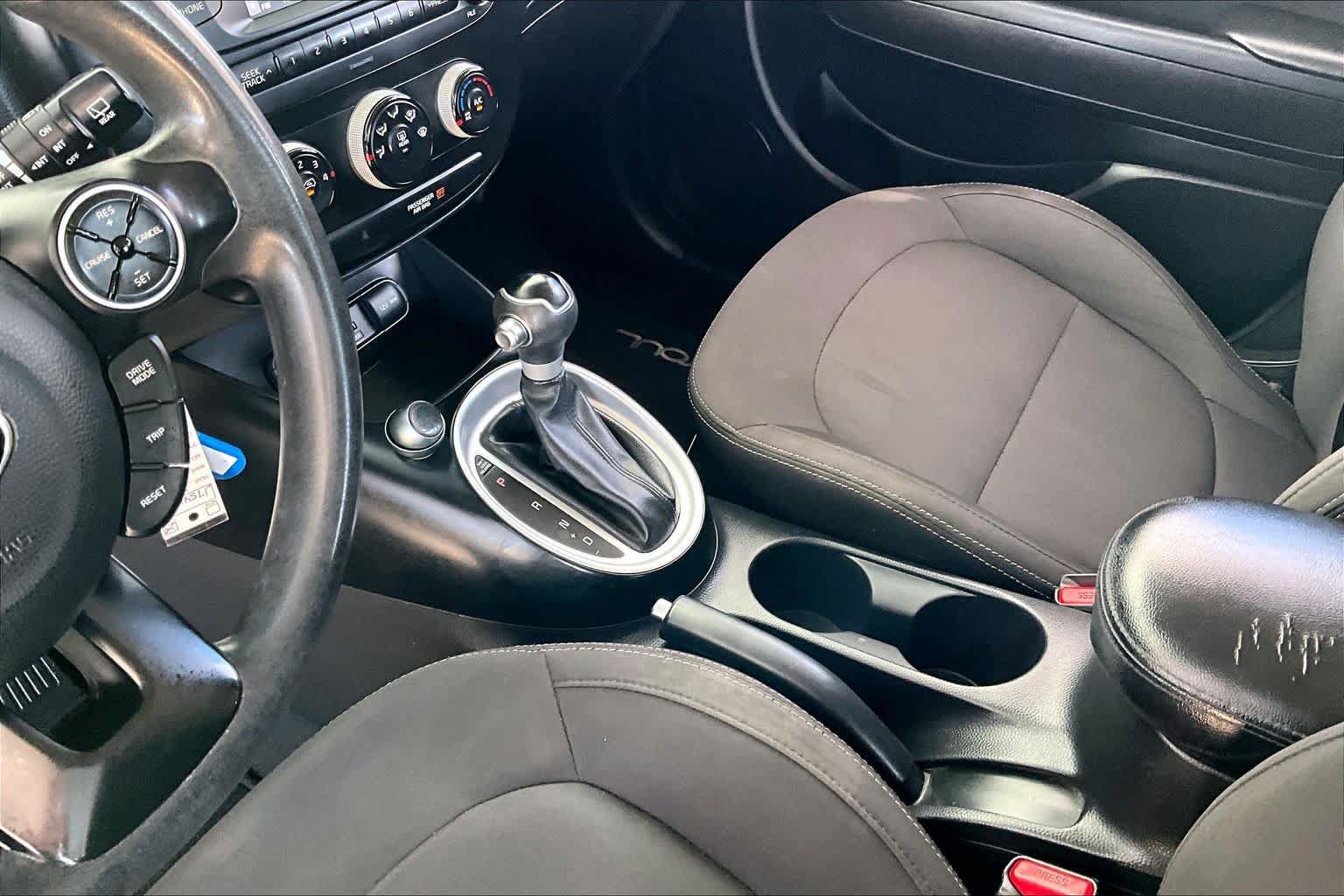Used 2018 Kia Soul FWD image 16