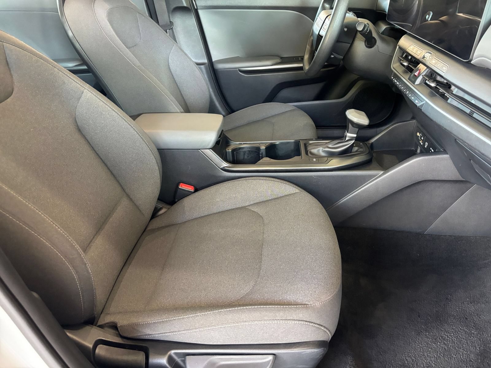 Used 2025 Kia K4 FWD image 34