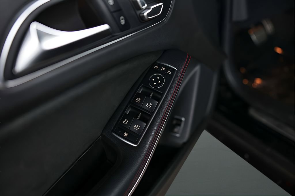 Used 2018 Mercedes-Benz GLA 45 AMG 4MATIC image 30