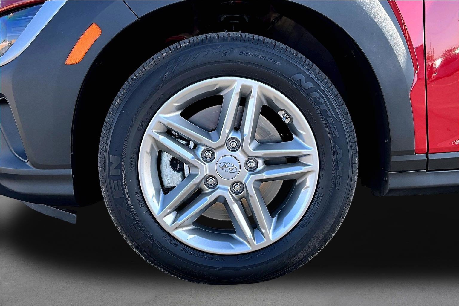 Used 2022 Hyundai Kona SE AWD/4WD image 8