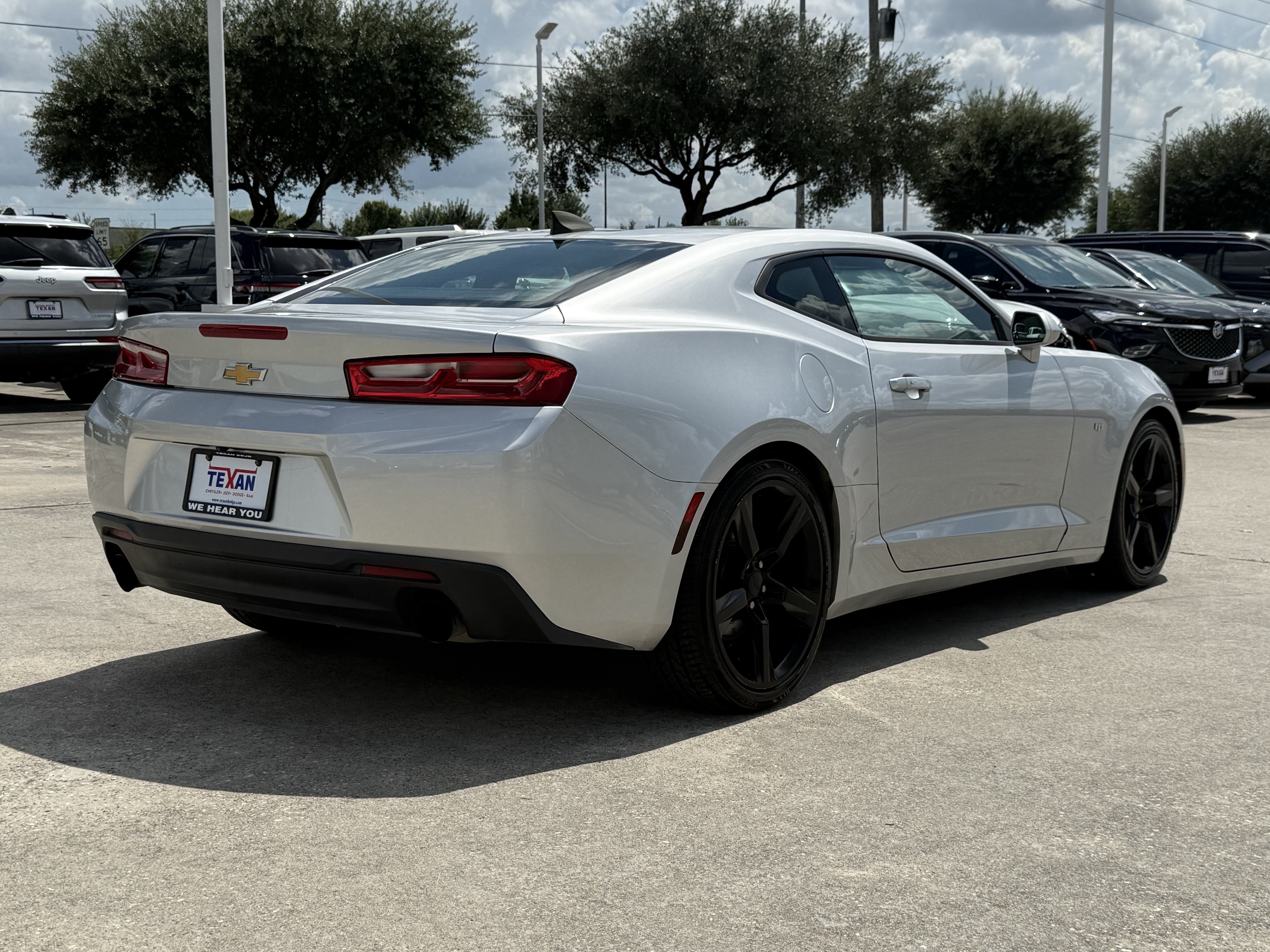 Used 2017 Chevrolet Camaro LT RWD image 5