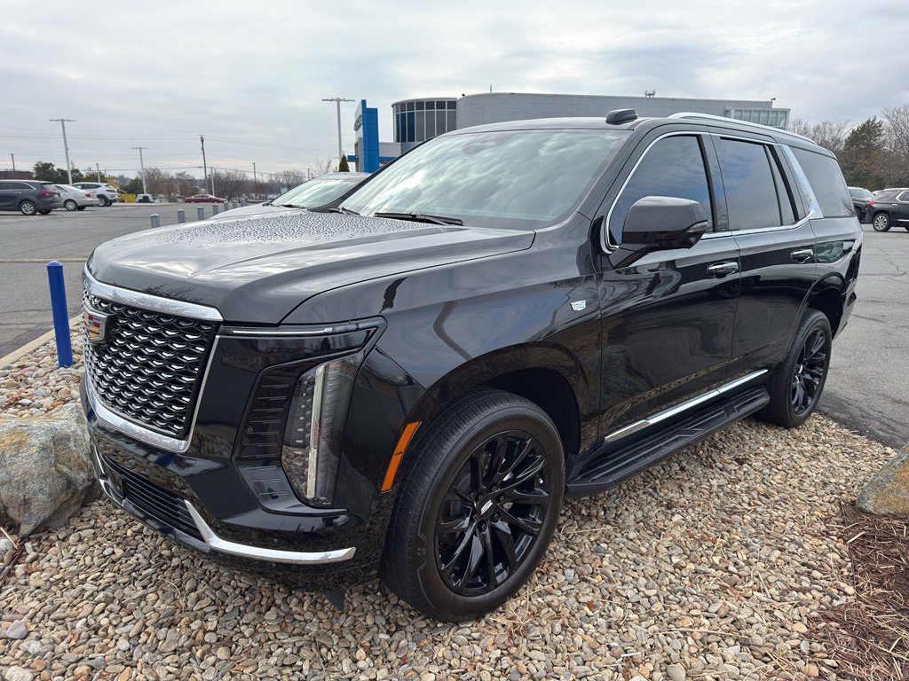 Used 2025 Cadillac Escalade Premium Luxury image 3