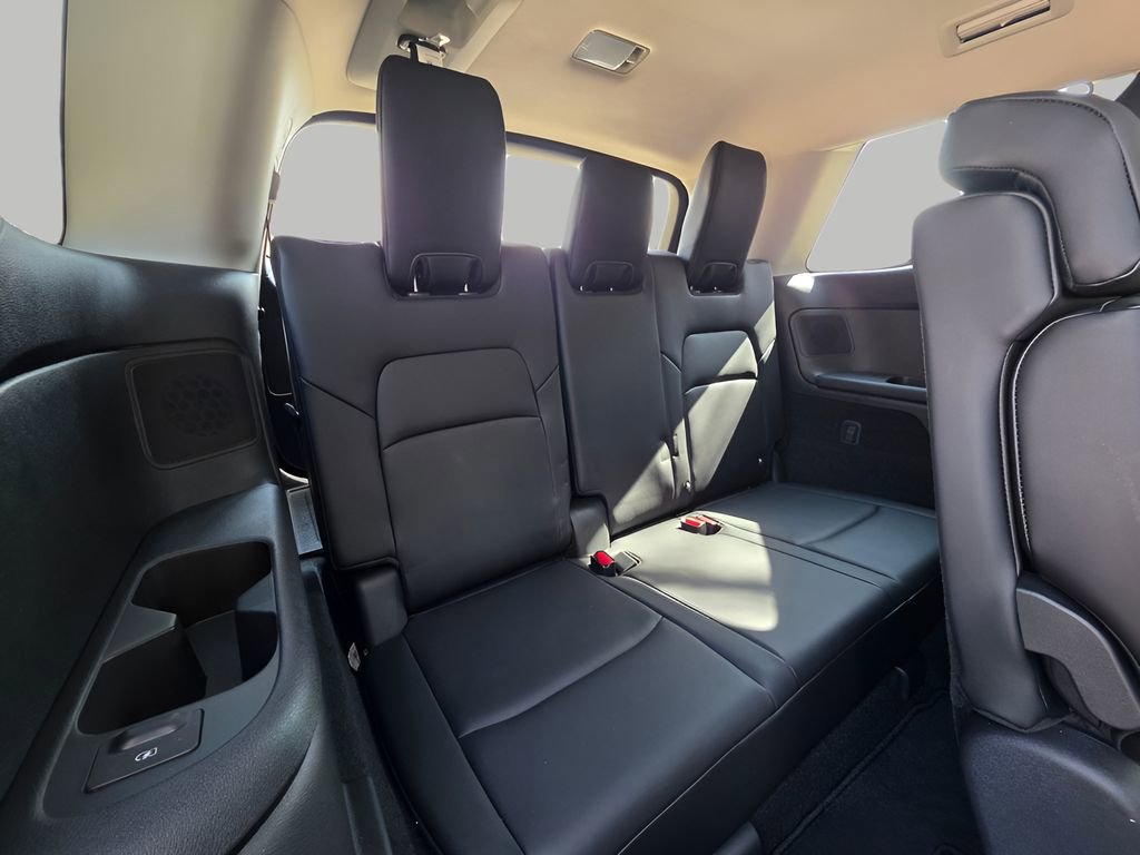 Used 2025 Nissan Pathfinder Platinum w/ Cargo Package image 9