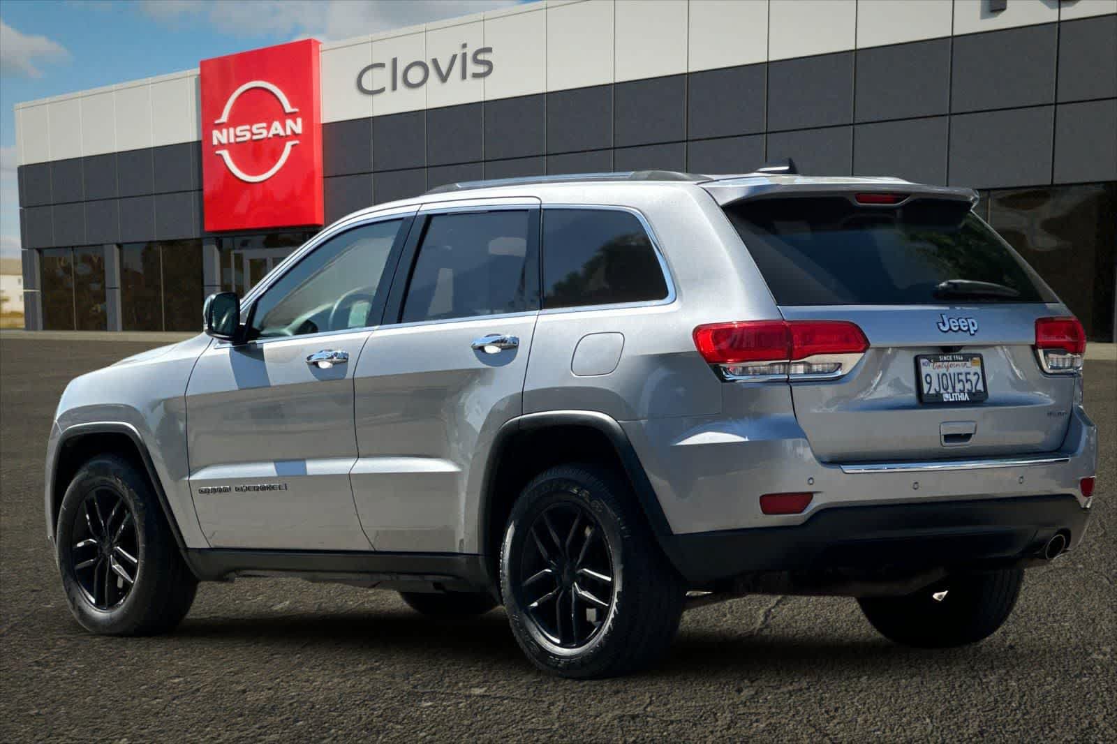 Used 2017 Jeep Grand Cherokee Limited w/ Luxury Group II RWD image 7