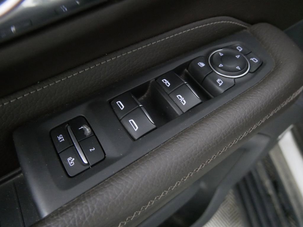 Used 2023 GMC Yukon XL Denali w/ Denali Reserve Package AWD/4WD image 15