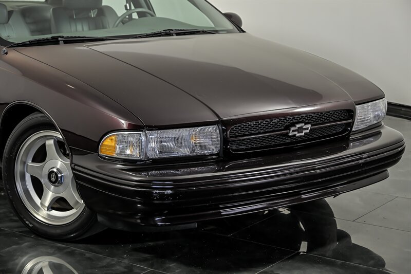 Used 1995 Chevrolet Impala SS RWD image 2