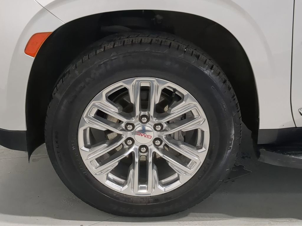 Used 2023 GMC Yukon SLT w/ SLT Premium Package image 14
