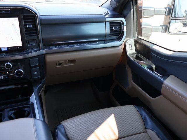 Used 2023 Ford F350 Lariat image 14