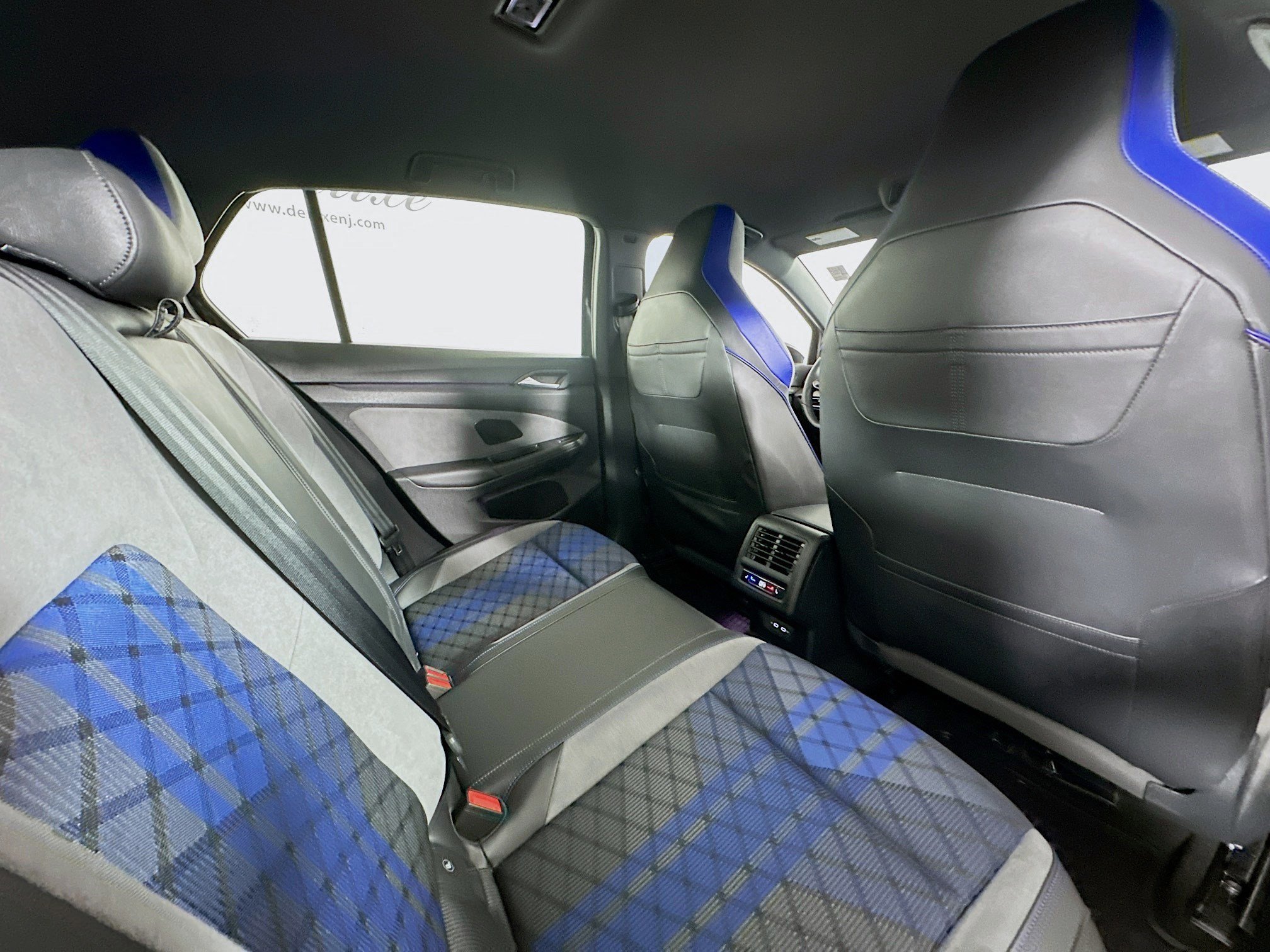 Used 2025 Volkswagen Golf R Black Edition w/ Euro Stye Package image 28