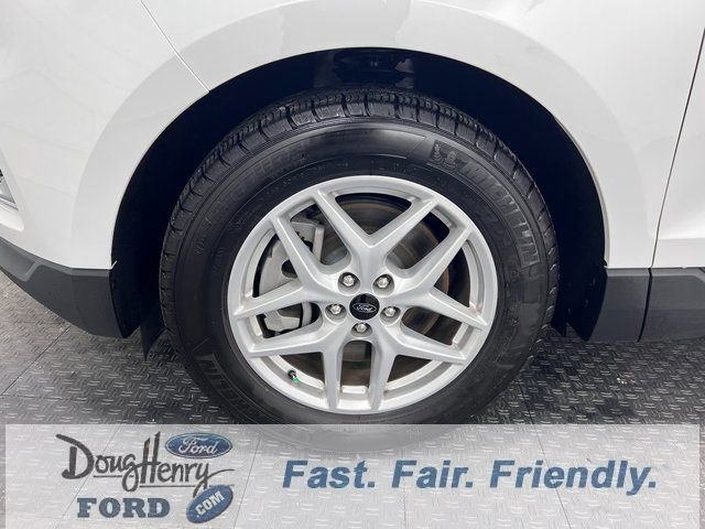 Used 2024 Ford Edge SEL image 17